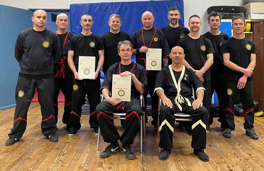 Photo des techniciens au stage de Toulouse avec Sifu Klaus Flickinger et Sifu Boury-Esnault