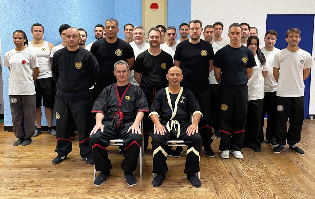 Photo de groupe du stage de Toulouse avec Sifu Klaus Flickinger et Sifu Boury-Esnault