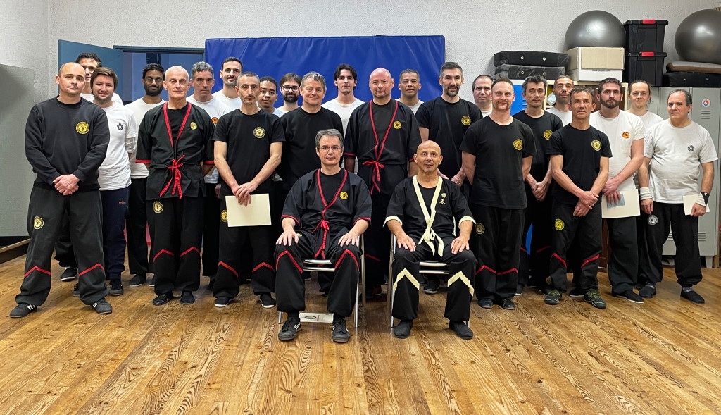 Photo de tous les participants du stage de Toulouse avec Sifu Klaus Flickinger et Sifu Boury-Esnault