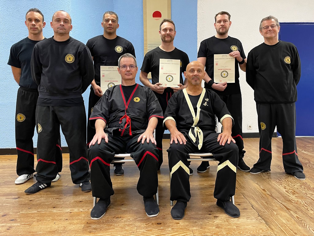 Photo des techniciens au stage de Toulouse avec Sifu Klaus Flickinger et Sifu Boury-Esnault