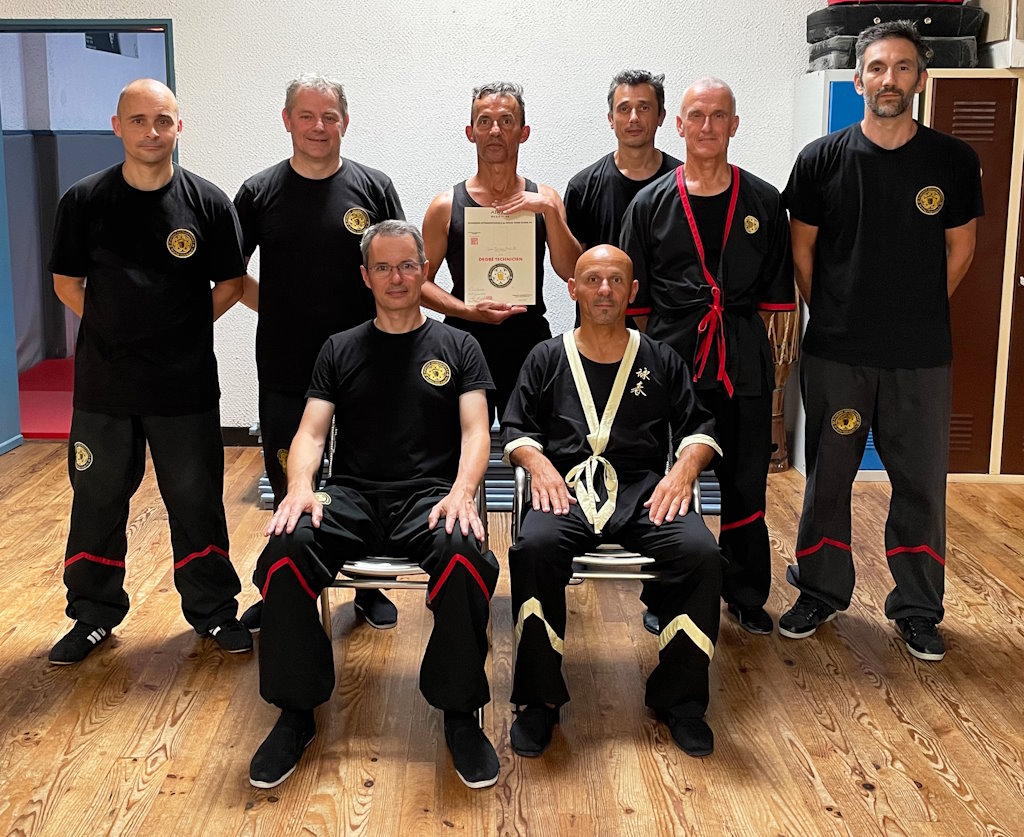 Photo des techniciens au stage de Toulouse avec Sifu Klaus Flickinger et Sifu Boury-Esnault